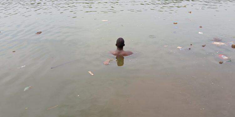 Conakry: Un jeune âgé de 30 ans se noie au lac de sonfonia