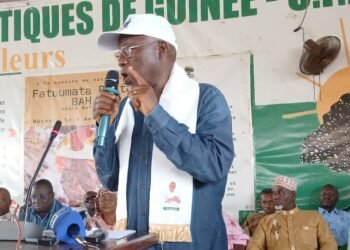 Kalemodou Yansané aux proches de Doumbouya : « Ils font tout pour détourner la trajectoire du président de la transition »