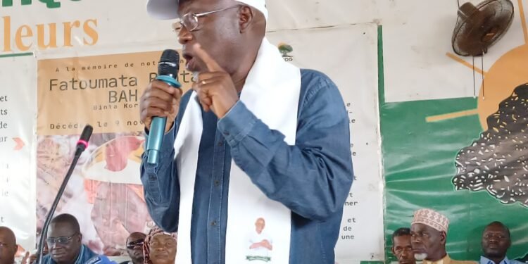 Kalemodou Yansané aux proches de Doumbouya : « Ils font tout pour détourner la trajectoire du président de la transition »