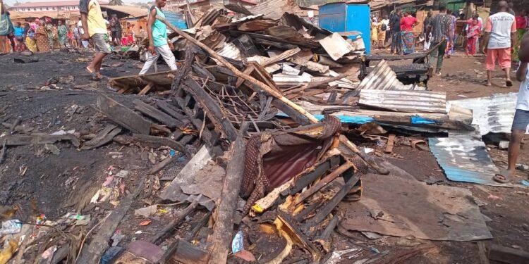 Dabondy : Des femmes riveraines accusées d’être responsables de l’incendie ayant détruit plusieurs ateliers