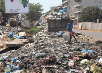 La Guinée : Un carrefour des déchets, une démission des autorités ou un manque de civisme ? (Par Aliou Maci)