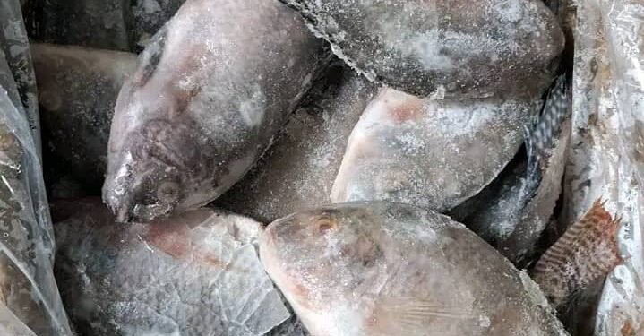 Kankan : Les commerçantes du marché « Dibida » demandent une réduction des prix des cartons de poissons et autres denrées essentielles.