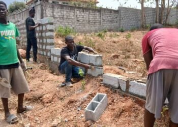 Keninde : Lancement des travaux de construction de la clôture du cimetière du secteur Mansayah.