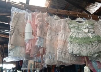 Préparatifs de la fête : Un aperçu des boutiques de vêtements à l’approche de l’Aïd El-Fitr.