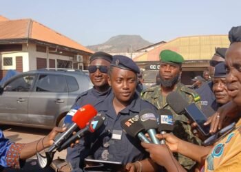 Coyah : Présentation de 14 malfrats, dont une femme, au Commissariat Central de la commune.