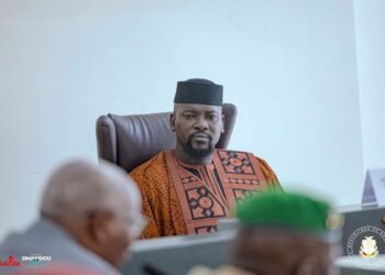 Guinée :Le Gal. Mamadi Doumbouya hausse le ton contre les sociétés minières non conformes