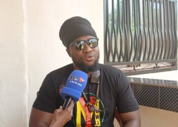 Culture – Abraham Singer signe un retour remarqué avec le titre Fow Yo Hothio.