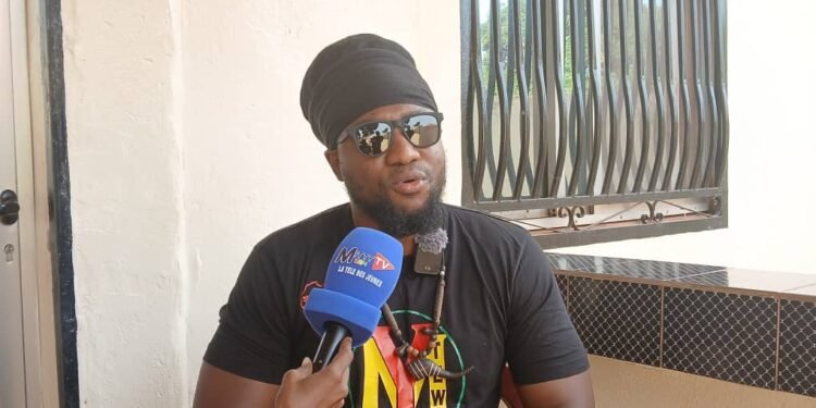 Culture – Abraham Singer signe un retour remarqué avec le titre Fow Yo Hothio.