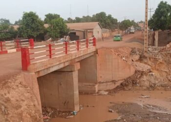 Siguiri : Poursuite des travaux de curage de la rivière Nanko pour prévenir les inondations.