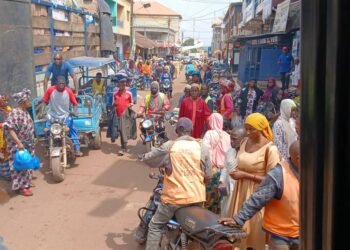 Guinée : Quand mettra-t-on fin à l’occupation anarchique de la chaussée ?