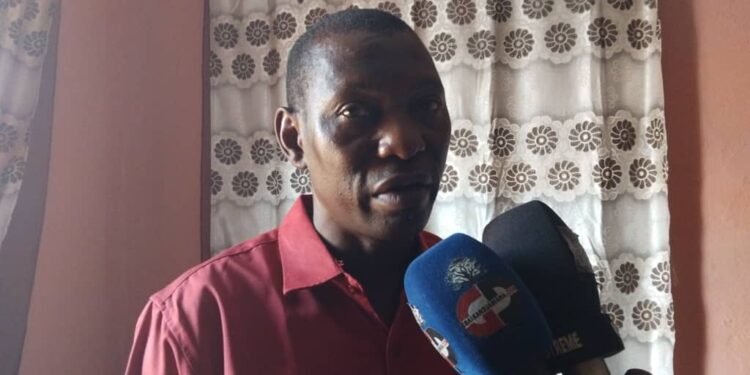 Dabola : le ministre Ismaël Nabé équipe les médias locaux.