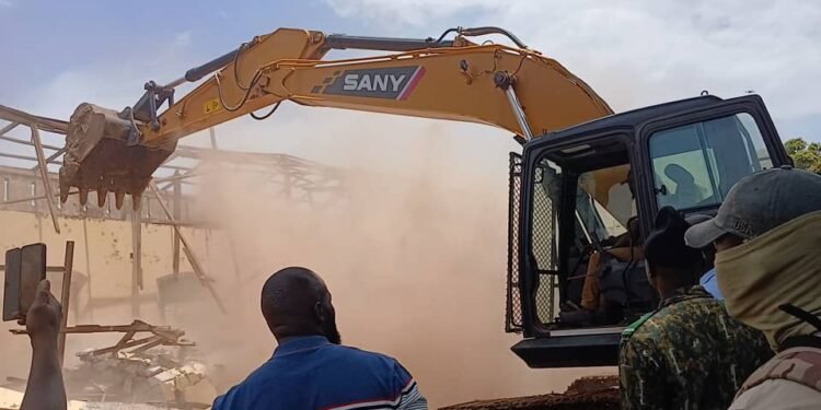 Kankan : Le ministre Mory Condé lance officiellement les opérations de déguerpissement et de récupération des domaines de l’État