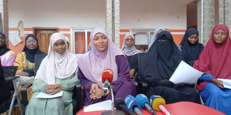 Examens nationaux : le Collectif « Ne Touche Pas à Mon Voile » appelle au respect des accords sur le port du voile.