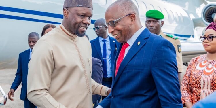 Sénégal–Guinée : Ousmane Sonko en visite à Conakry pour consolider les liens 