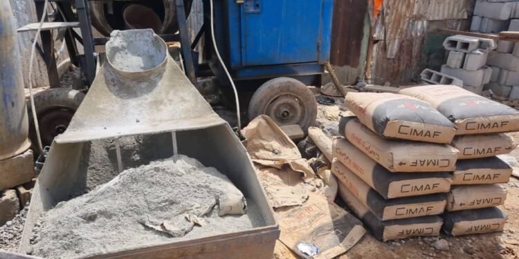 Crise du ciment en Guinée : une alerte sur la dépendance aux importations et l’urgence d’une production locale.