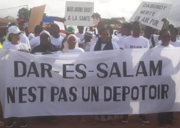 Dar-es-Salaam : Une décharge devenue danger public – La jeunesse se mobilise pour éviter le pire