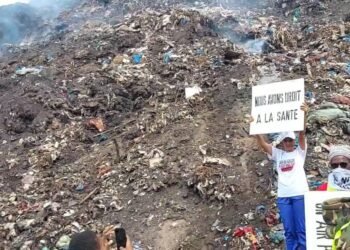 Dar-es-Salaam : Une décharge devenue un danger public – témoignage poignant d’une habitante.