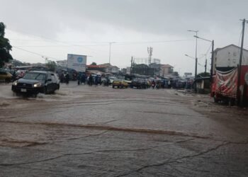 Gbéssia : Un jeune homme emporté par les eaux sauvé in extremis.