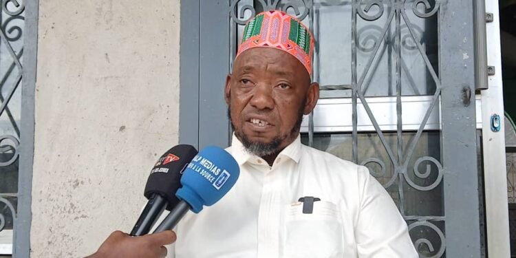 Suspension de l’Imam Abdoul Hamid Bah : Oustaz Abdallah Mombeya juge la décision excessive.