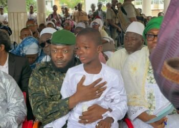 Le président Doumbouya honore la mémoire du journaliste Daouda Taban Sylla