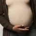 Insolite : Un homme de 40 ans enceinte sa fille
