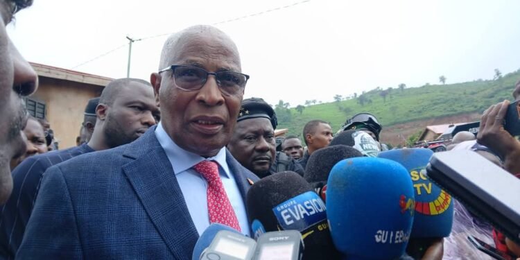 Glissement de terrain à Manéah : le Premier ministre Amadou Oury Bah exprime sa solidarité aux victimes