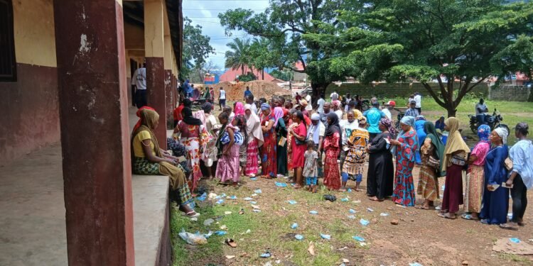 Référendum constitutionnel : un scrutin calme à Négueyah (Dubréka)