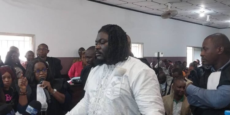 Singleton à la barre : « Ils me jugent à cause de mon choix politique »