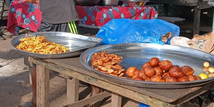 Vente d’Aliments Cuit Non Couvert : Quelles Conséquences pour la Santé Publique ?