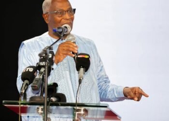 𝗠𝗼𝗱𝗲𝗿𝗻𝗶𝘀𝗮𝘁𝗶𝗼𝗻 𝗱𝗲 𝗹’𝗘𝘁𝗮𝘁 : 𝗹𝗲 𝗣𝗿𝗲𝗺𝗶𝗲𝗿 𝗺𝗶𝗻𝗶𝘀𝘁𝗿𝗲 𝘀𝗮𝗹𝘂𝗲 𝗹𝗲 𝗿𝗮𝗽𝗽𝗼𝗿𝘁 𝗱𝗶𝗮𝗴𝗻𝗼𝘀𝘁𝗶𝗰 𝗱𝗲 𝗹’𝗮𝗱𝗺𝗶𝗻𝗶𝘀𝘁𝗿𝗮𝘁𝗶𝗼𝗻 𝗽𝘂𝗯𝗹𝗶𝗾𝘂𝗲