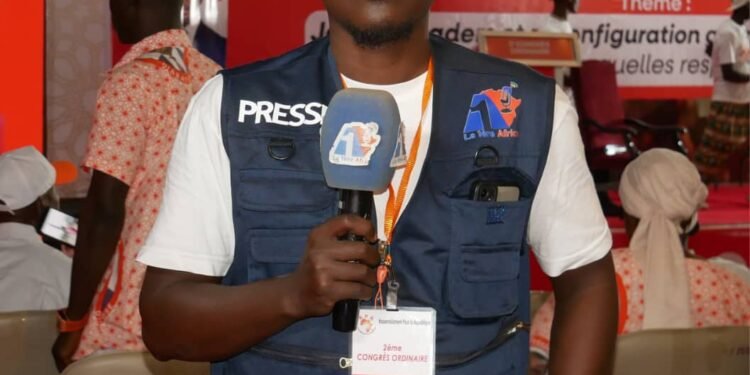 Tribune : Quand les #plumes s’inclinent devant les #décrets   