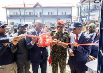 SÉCURITÉ : LE PREMIER MINISTRE INAUGURE LA CMIS N°22 DE CIMENTERIE ET LE COMMISSARIAT CENTRAL DE DABOMPA