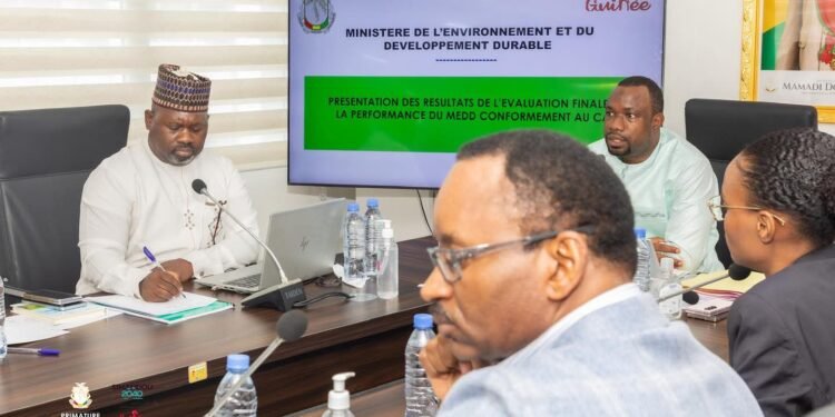 𝐂𝐥𝐢𝐦𝐚𝐭, 𝐛𝐢𝐨𝐝𝐢𝐯𝐞𝐫𝐬𝐢𝐭é 𝐞𝐭 𝐫𝐞𝐛𝐨𝐢𝐬𝐞𝐦𝐞𝐧𝐭 : 𝐥𝐞 𝐌𝐢𝐧𝐢𝐬𝐭é𝐫𝐞 𝐝𝐞 𝐥’𝐄𝐧𝐯𝐢𝐫𝐨𝐧𝐧𝐞𝐦𝐞𝐧𝐭 𝐚𝐟𝐟𝐢𝐜𝐡𝐞 𝐝𝐞𝐬 𝐫é𝐬𝐮𝐥𝐭𝐚𝐭𝐬 𝐞𝐭 𝐬𝐞𝐬 𝐩𝐫𝐢𝐨𝐫𝐢𝐭é𝐬