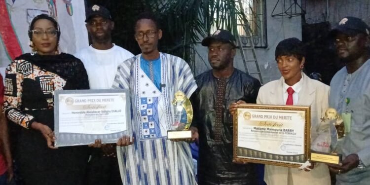 Grand Prix du Mérite : Boubacar Sidikh Diallo de l’UMP honoré pour son engagement en faveur du développement de la Guinée.   