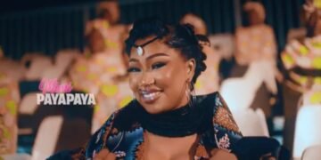 La chanteuse Mimi Paya Paya dans son nouveau single  rend un hommage vibrant aux femmes et à sa mère