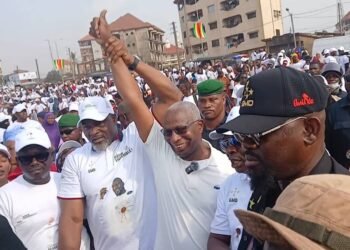 Présidentielle en Guinée : les citoyens de l’Axe affichent désormais leur soutien à Mamadi Doumbouya.