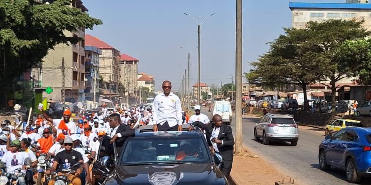 Retour Triomphal du Candidat du FRONDEG : Abdoulaye Yero Baldé Prône l’Éducation comme Priorité Absolue une fois au pouvoir.