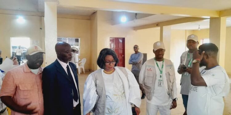 Présidentielle en Guinée : Les bureaux de vote fermeront désormais à 19h, annonce la DGE.      