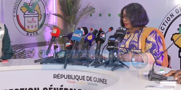 Résultats provisoires de l&rsquo;élection présidentielle : Mamadi Doumbouya en tête, Yéro Baldé deuxième dans plusieurs circonscriptions.      