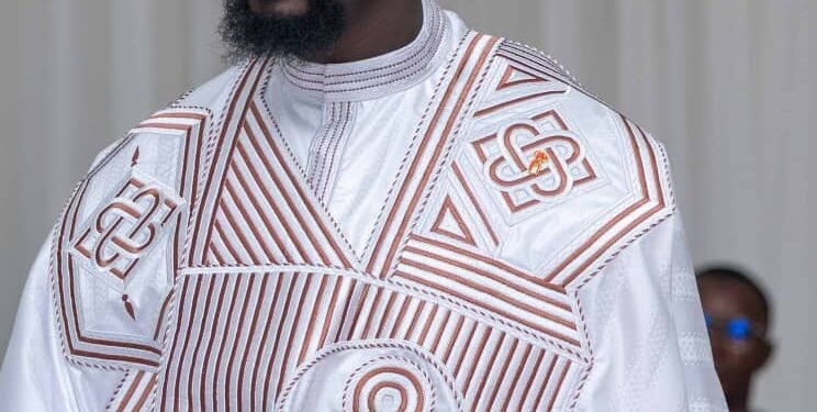 Ironie et satire politique : Mamadou Thug raille les « menteurs des réseaux sociaux »