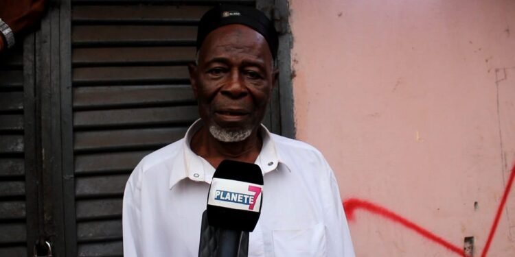 Déguerpissement à Conakry : Les larmes d’un imam de Sangoyah qui interpelle le président Mamadi Doumbouya.