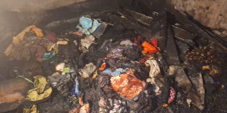 Kagbelen : Une enseignante voit sa concession réduite en cendres (Témoignage)