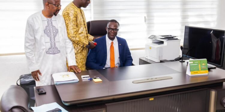 Passation à la Primature : le Chef du Gouvernement salue la continuité et appelle à l’efficacité   