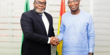 Coopération économique : le Premier ministre échange avec une délégation de la BIDC   