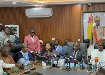 Passation de service : Mme Khaité Sall prend fonction et promet la rigueur dans l’exercice de ses fonctions.