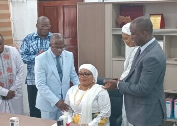 Passation de service: Mme Fatima Camara s&rsquo;engage a poursuivre les réformes.   
