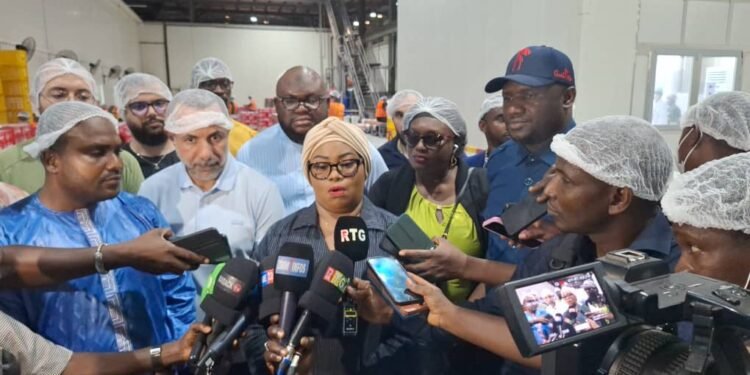 Signature d’un protocole sur les prix plafonds : la ministre du Commerce rassure sur l’approvisionnement du marché.