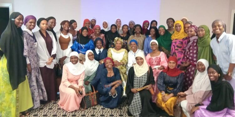 Passation de service au Club des jeunes filles leaders de Guinée : un nouveau chapitre s’ouvre.