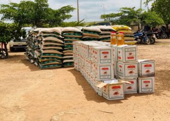 À Lola, un geste de solidarité interreligieuse renforce l’unité en pleine période de jeûne.   