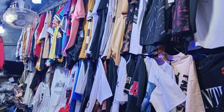 Eid El-Fitr : les vendeurs de prêt-à-porter entre affluence et difficultés d’approvisionnement.   